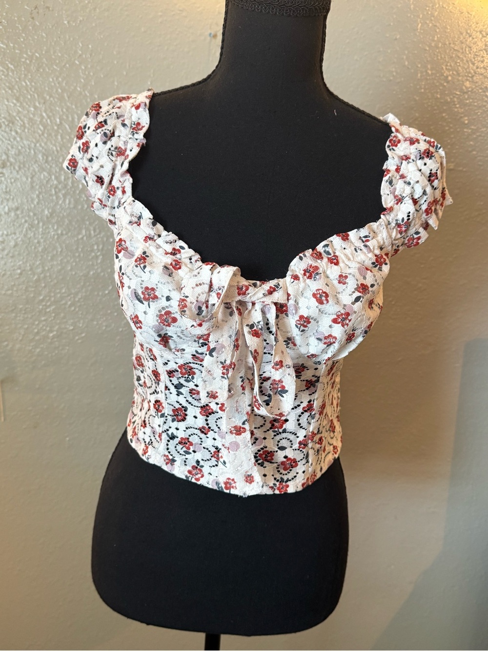 Cider White Floral Lace Tie-Front Crop Top - White with Red Floral